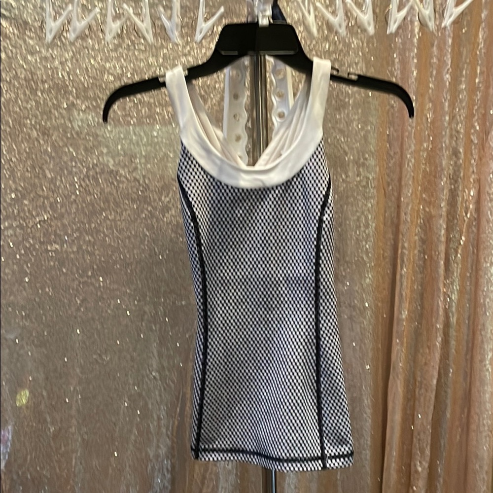 LULULEMON Women’s Sleeveless Knit Tank Top in White and Black